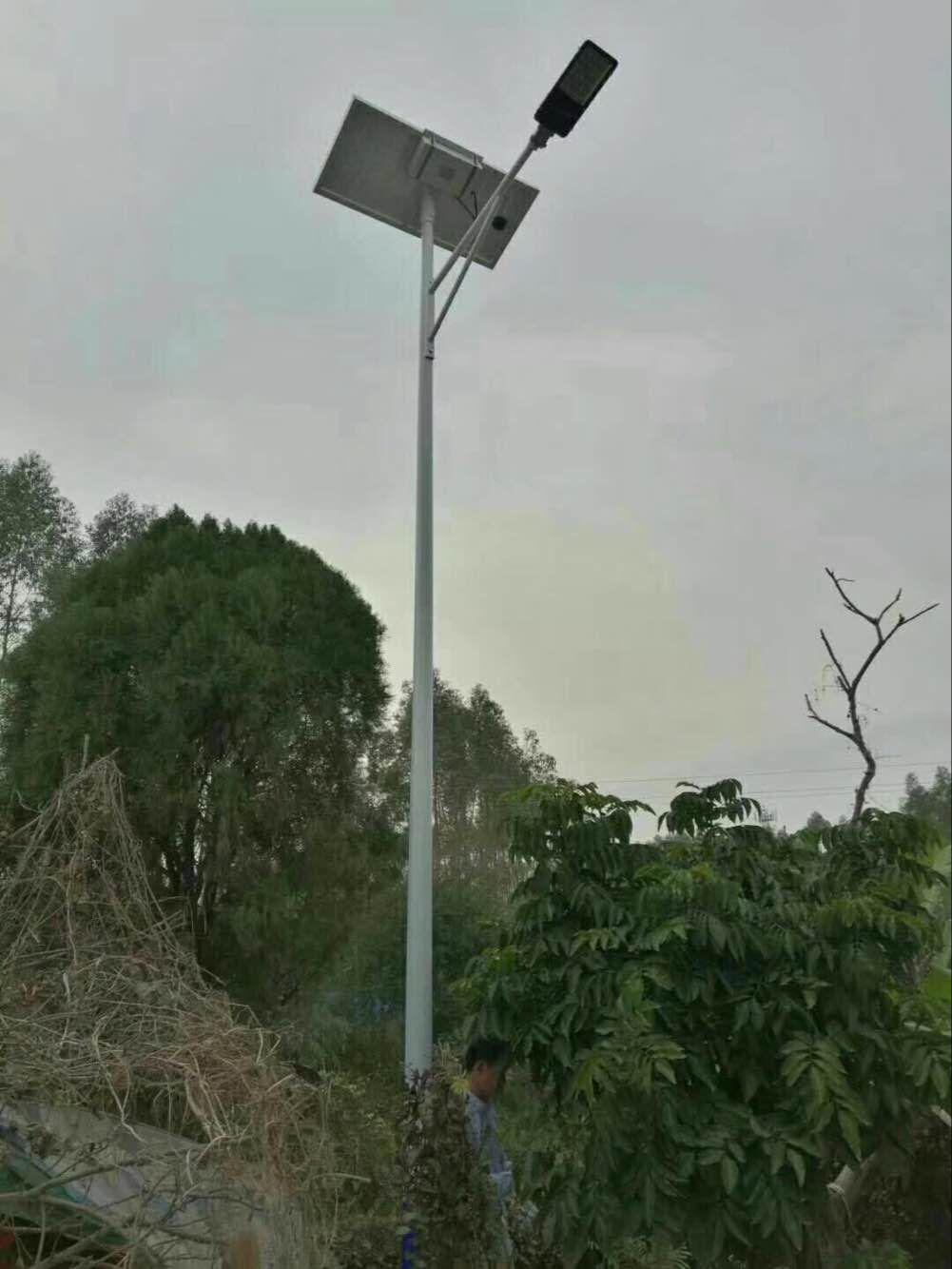 華可工程案例：湖南懷化100套太陽能路燈發(fā)貨啦！